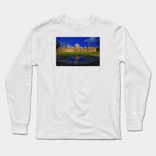 The Royal Pavilion at Sunrise, Brighton, UK Long Sleeve T-Shirt